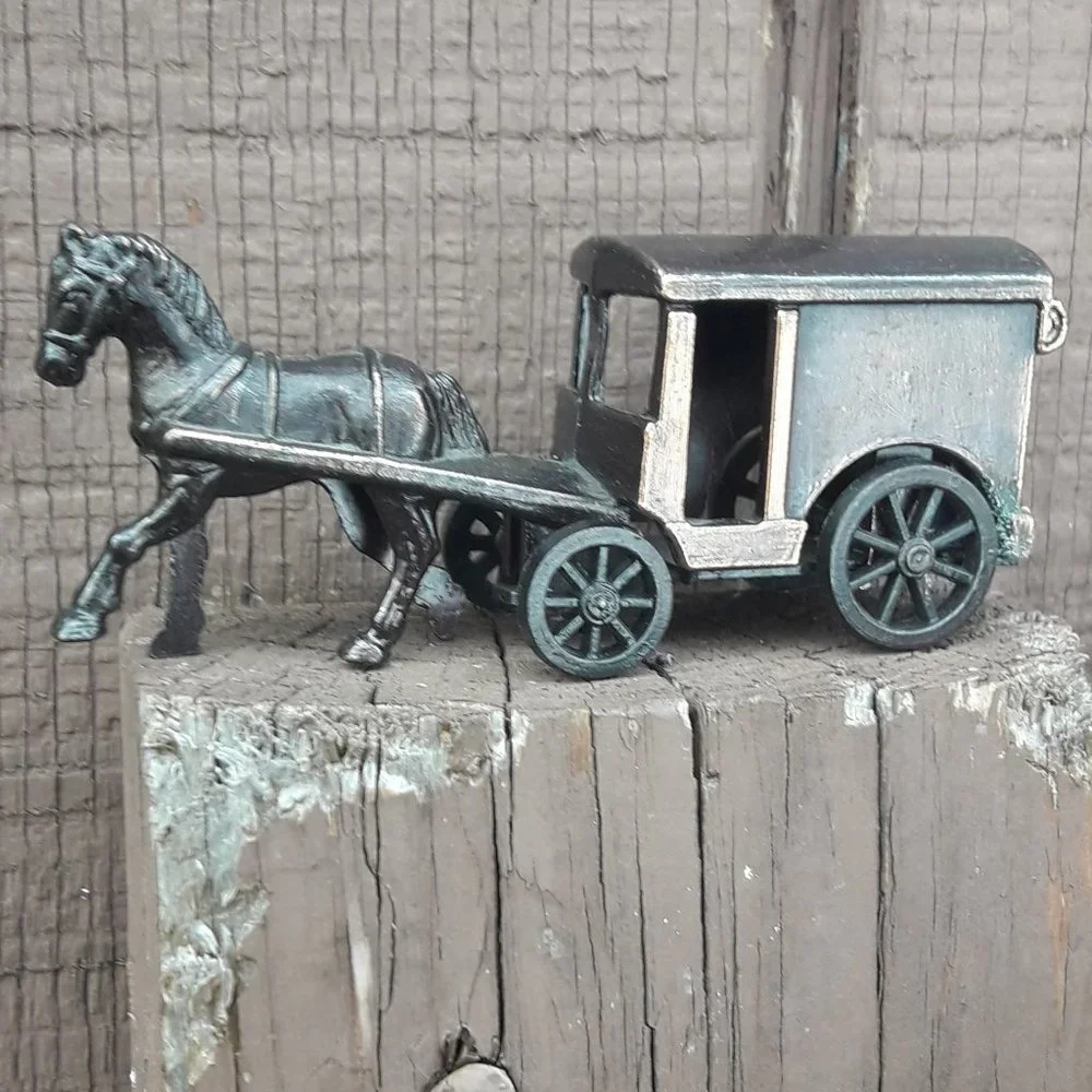 Mini Dollhouse Horse and Carriage Cast Iron Pencil Sharpener Vintage - Picture 3 of 8